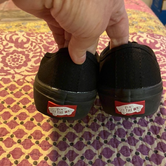 Like new men’s size 4 black UltraCush HD Pro - Picture 3 of 6